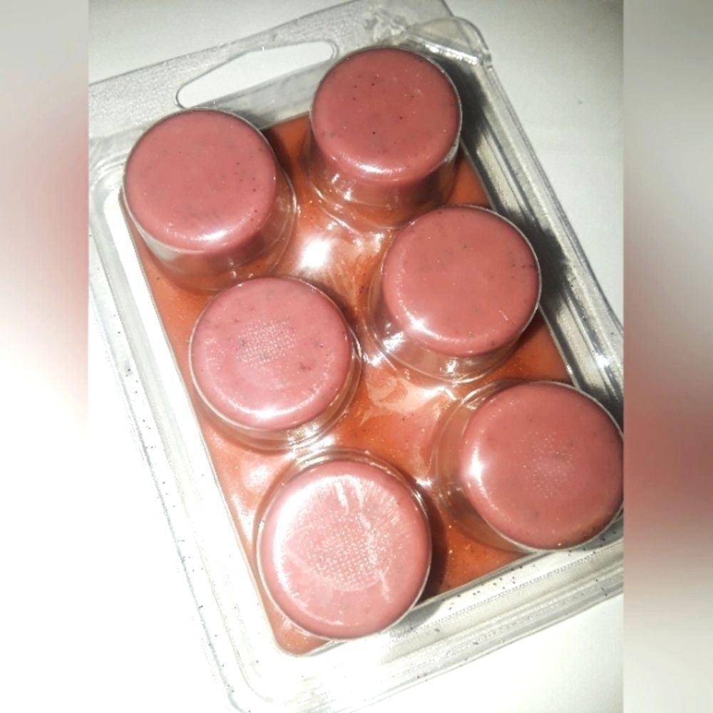 Hand Crafted Rom-Com natural handmade wax melts